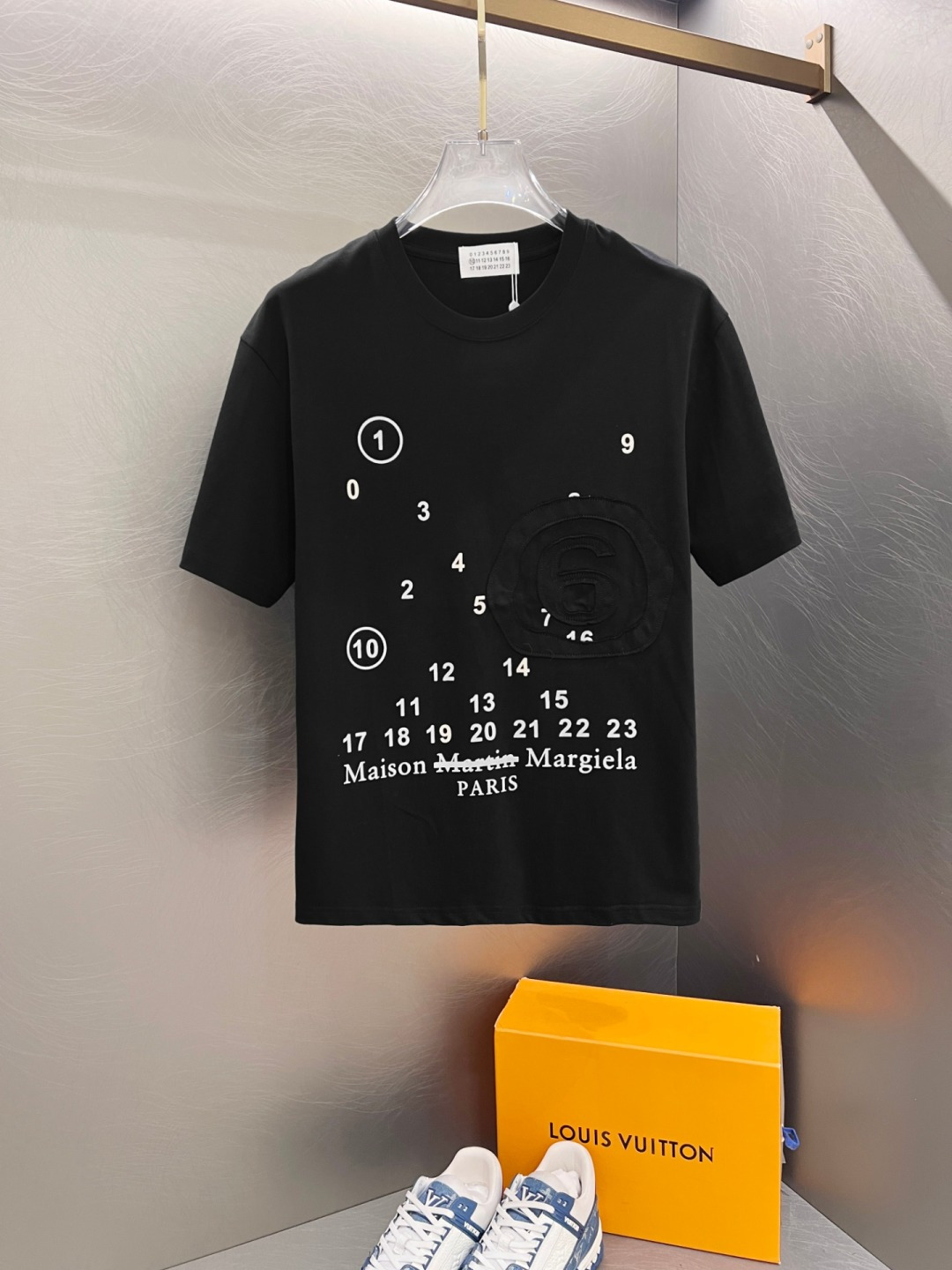 ss马吉拉纯棉最新面料（最高版本）经典标识图案logo时尚简约潮流短袖，最顶级的品质专柜原单短袖，顶级制