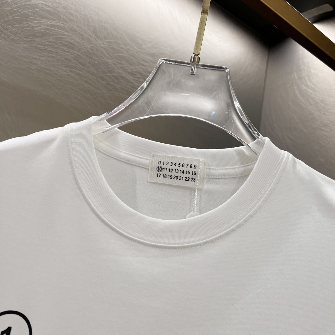 ss马吉拉纯棉最新面料（最高版本）经典标识图案logo时尚简约潮流短袖，最顶级的品质专柜原单短袖，顶级制