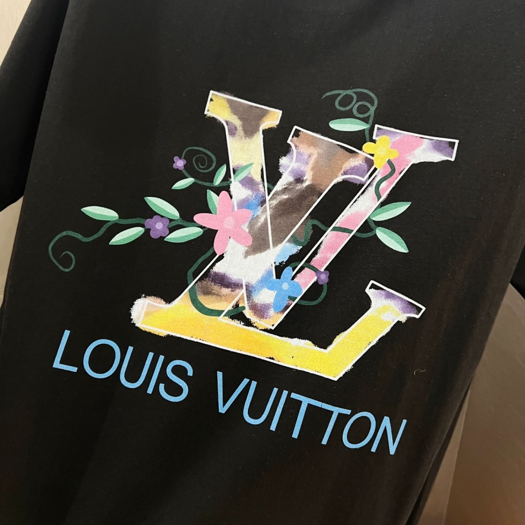 ssLv纯棉最新面料（最高版本）经典标识图案logo时尚简约潮流短袖，最顶级的品质专柜原单短袖，顶级制作