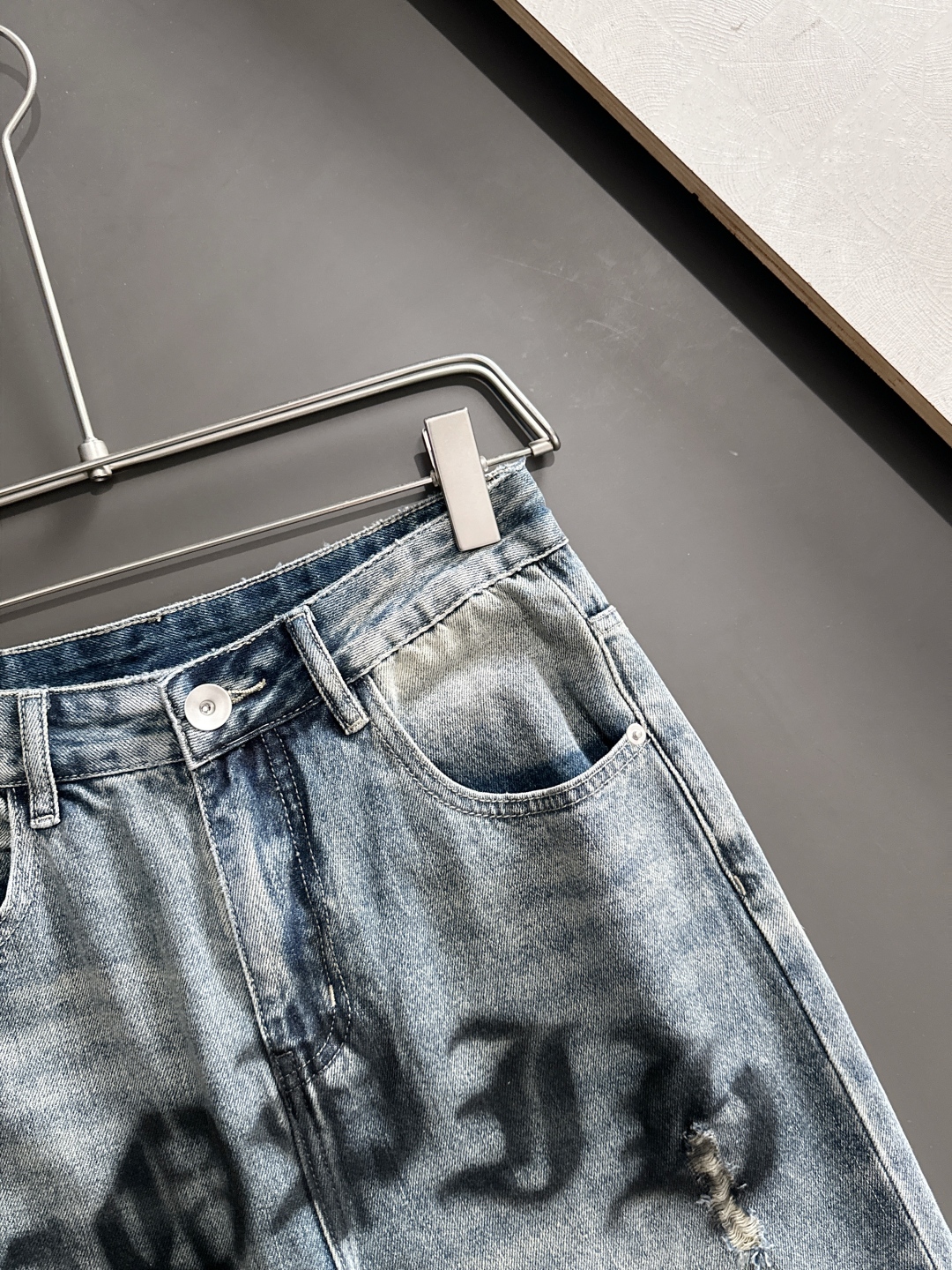 Custom-Made High-End Cowboy Jeans: Complex Tailoring with Handmade Details - 图片 4