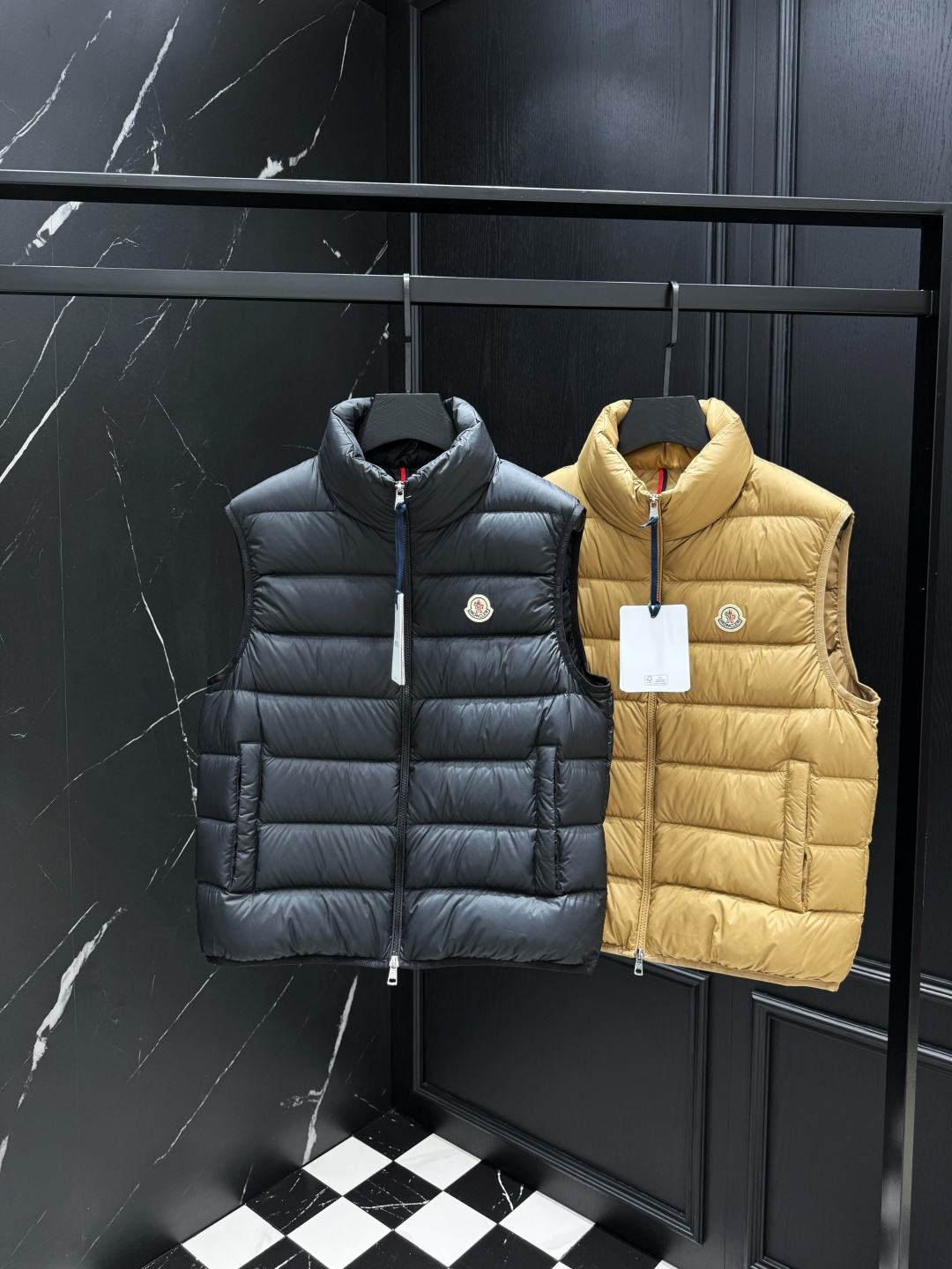 NO:507410,Main recommendation. 1:1 custom hardware accessories for autumn and winter, fully imported, original customization. Welcome to counter comparison. Absolutely high quality. It uses top-grade 95 white duck down, super soft, fluffy and full, super heavy fabric with a perfect fit, pay attention to the super comfortable fabric, Exclusive model, non-market goods, same size as men and women, 12345,,alexander wang19860909主推 . 秋冬新款原版1:1订制五金配件全进口原版定制 欢迎专柜对比 绝对的高品质 采用顶级95白鸭绒 超柔软 充羽量蓬松饱满 超级重面料做工杠杠的版型完美 注意面料超舒服 独家款 非市场货 男女同款尺码12345,,alexander wang,Men's clothing