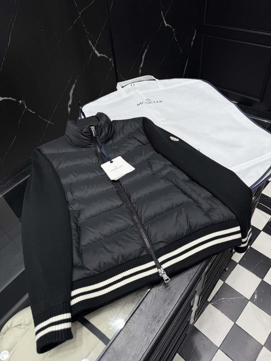 NO:520392,down tiled picture, down jacket,alexander wang19860909羽绒 平铺图,,down jacket,alexander wang,Men's clothing