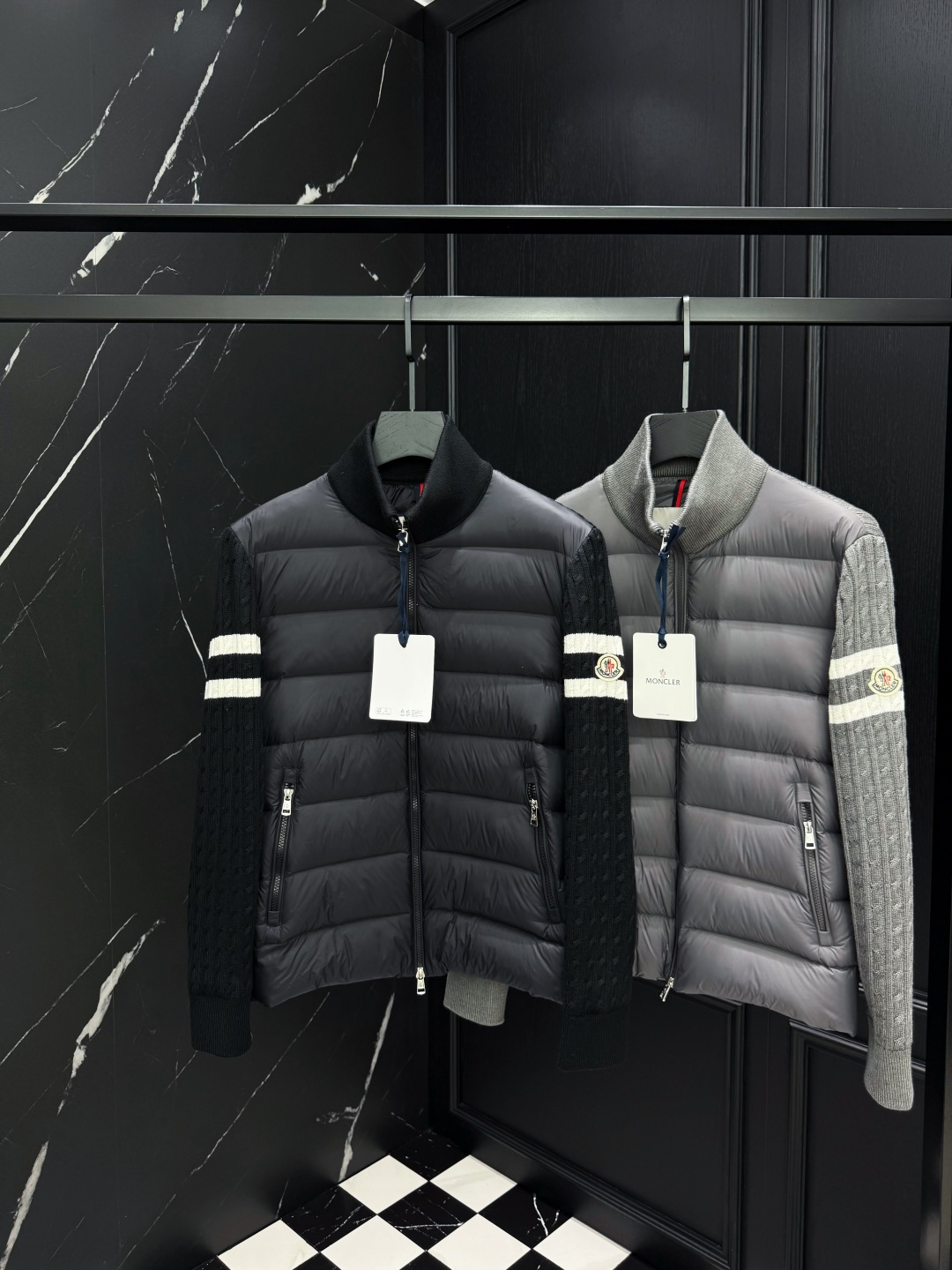 NO:502839,Mainly recommended. 2025 autumn and winter new model (down jacket knitted) original 1:1 custom hardware accessories are fully imported and customized. Welcome to counter comparison. Absolutely high quality. Use top-grade 95 white duck down, super soft, fluffy and full, super heavy fabric with a perfect fit, pay attention to the super comfortable fabric, Exclusive model, non-market goods, same size as men and women, 12345,, down jacket, alexander wang19860909主推 .2025秋冬新款（羽绒服拼针织）原版1:1订制五金配件全进口原版定制 欢迎专柜对比 绝对的高品质 采用顶级95白鸭绒 超柔软 充羽量蓬松饱满 超级重面料做工杠杠的版型完美 注意面料超舒服 独家款 非市场货 男女同款尺码12345,,down jacket,alexander wang,Men's clothing