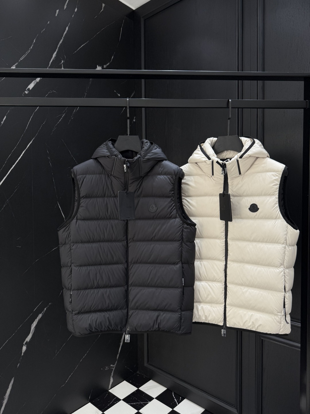 NO:570788,2025 autumn and winter new original 1:1 customized hardware accessories are all imported and original customization. Welcome to compare at the counter. Absolutely high quality. Made of top-grade 95 white duck down. Super soft. Full and fluffy. Super heavy fabric. Perfect workmanship. Pay attention to the fabric. Super comfortable. Exclusive model. Non-market goods. Same size for men and women. 12345,,alexander wang198609092025秋冬新款原版1:1订制五金配件全进口原版定制 欢迎专柜对比 绝对的高品质 采用顶级95白鸭绒 超柔软 充羽量蓬松饱满 超级重面料做工杠杠的版型完美 注意面料超舒服 独家款 非市场货 男女同款尺码12345,,alexander wang,Men's clothing