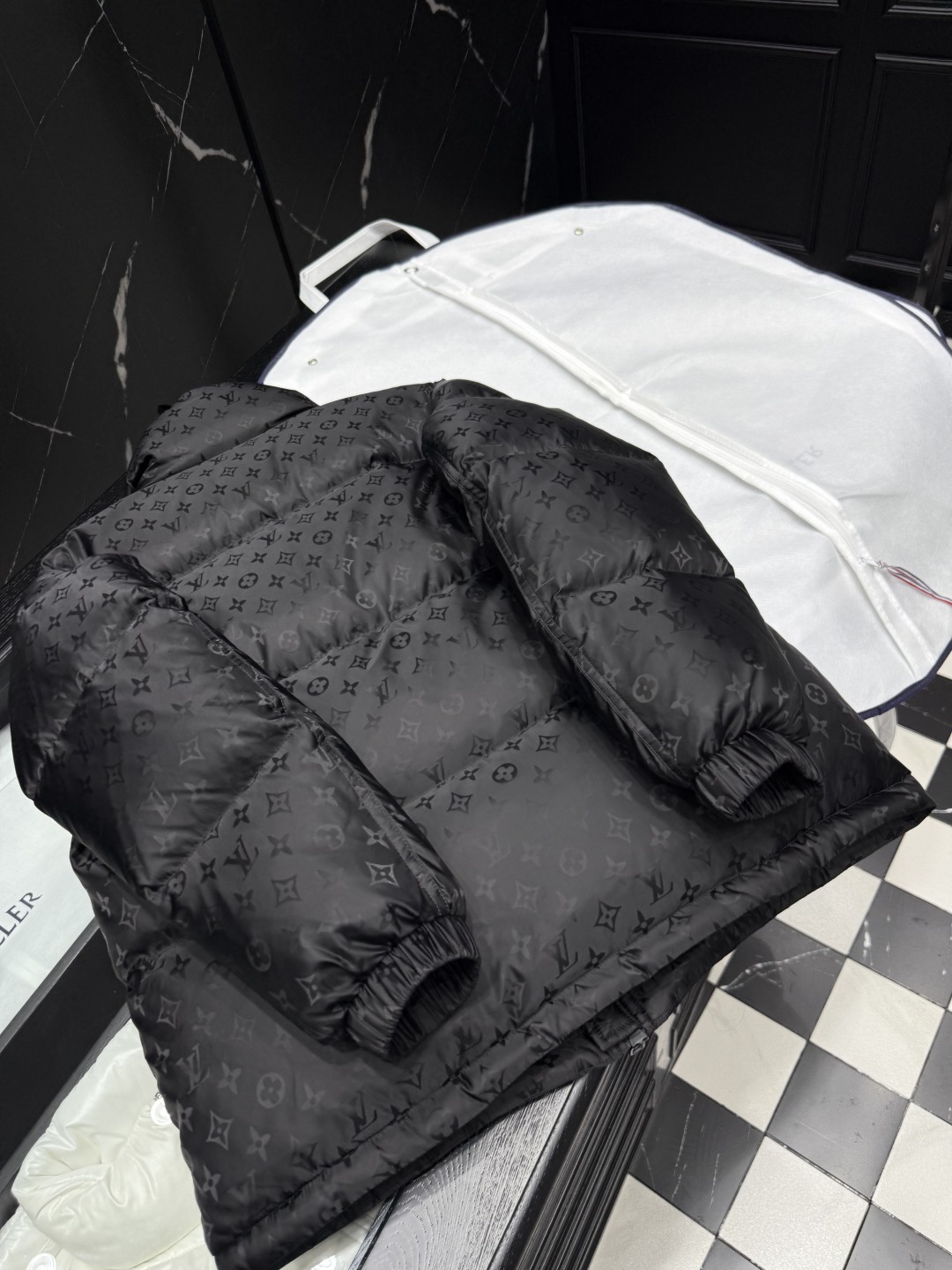Louis Vuitton Monogram Padded Down Jacket - Stylish & Warm Outerwear 10 cmp i1755357328916 8638 0 8