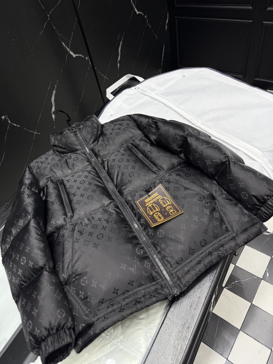 Louis Vuitton Monogram Padded Down Jacket - Stylish & Warm Outerwear 2 cmp i1755357328959 8125 0 0