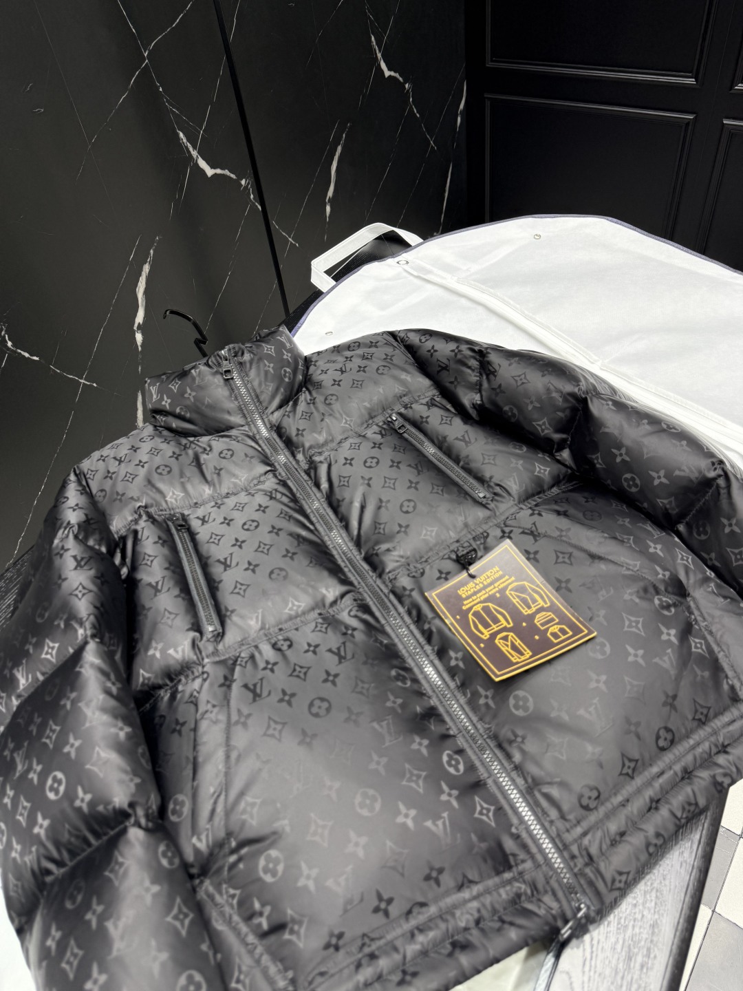 Louis Vuitton Monogram Padded Down Jacket - Stylish & Warm Outerwear 4 cmp i1755357332423 2860 0 2