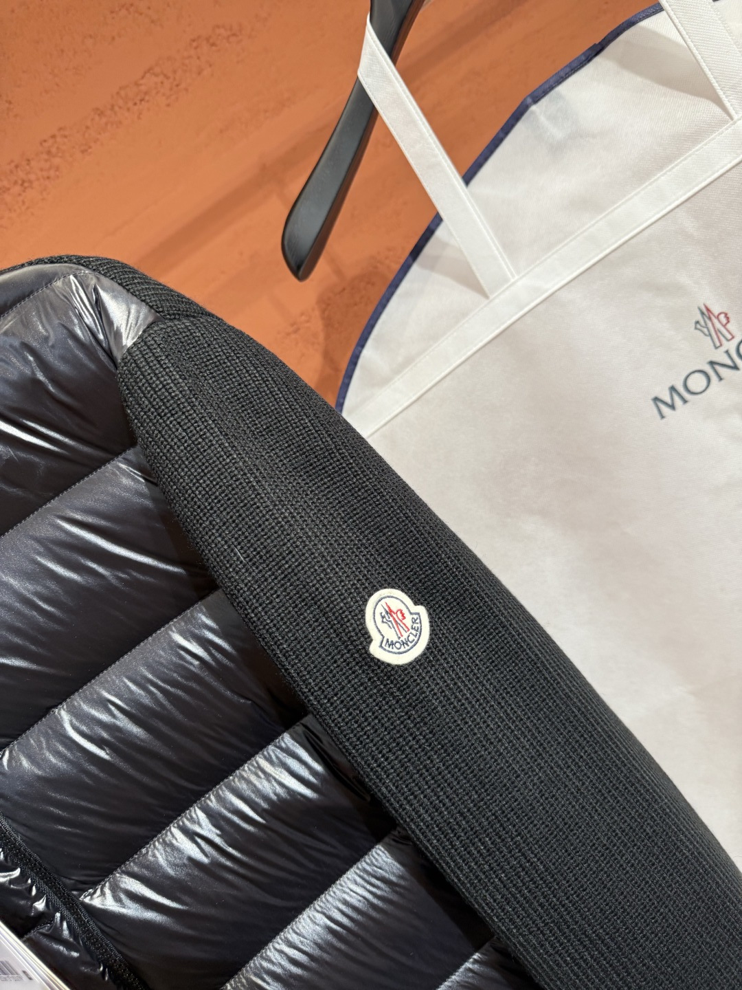 Пуховик Moncler