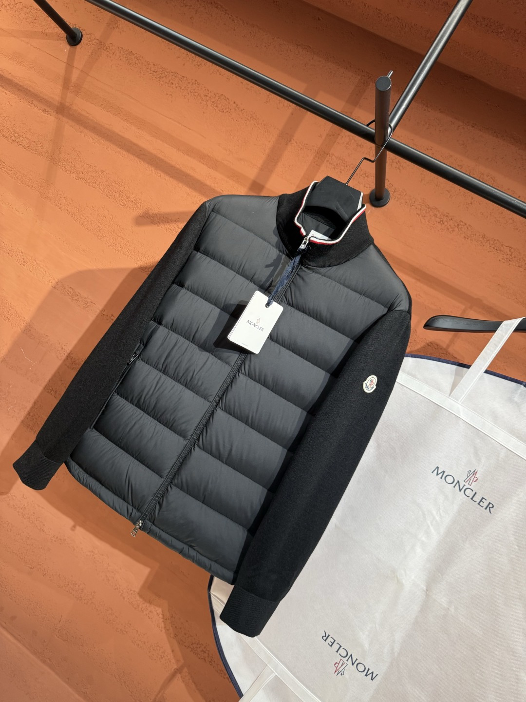 Пуховик Moncler