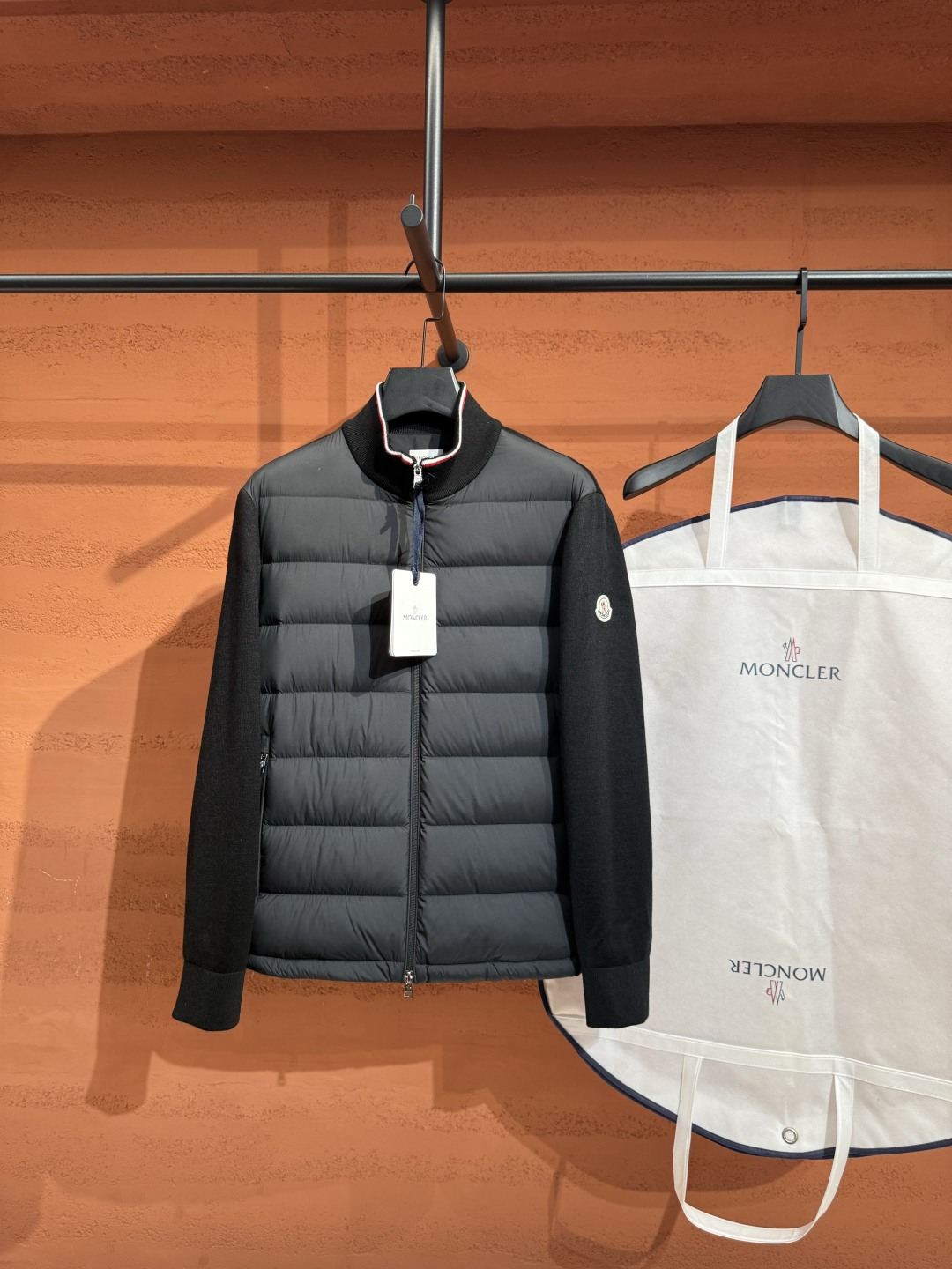 Пуховик Moncler
