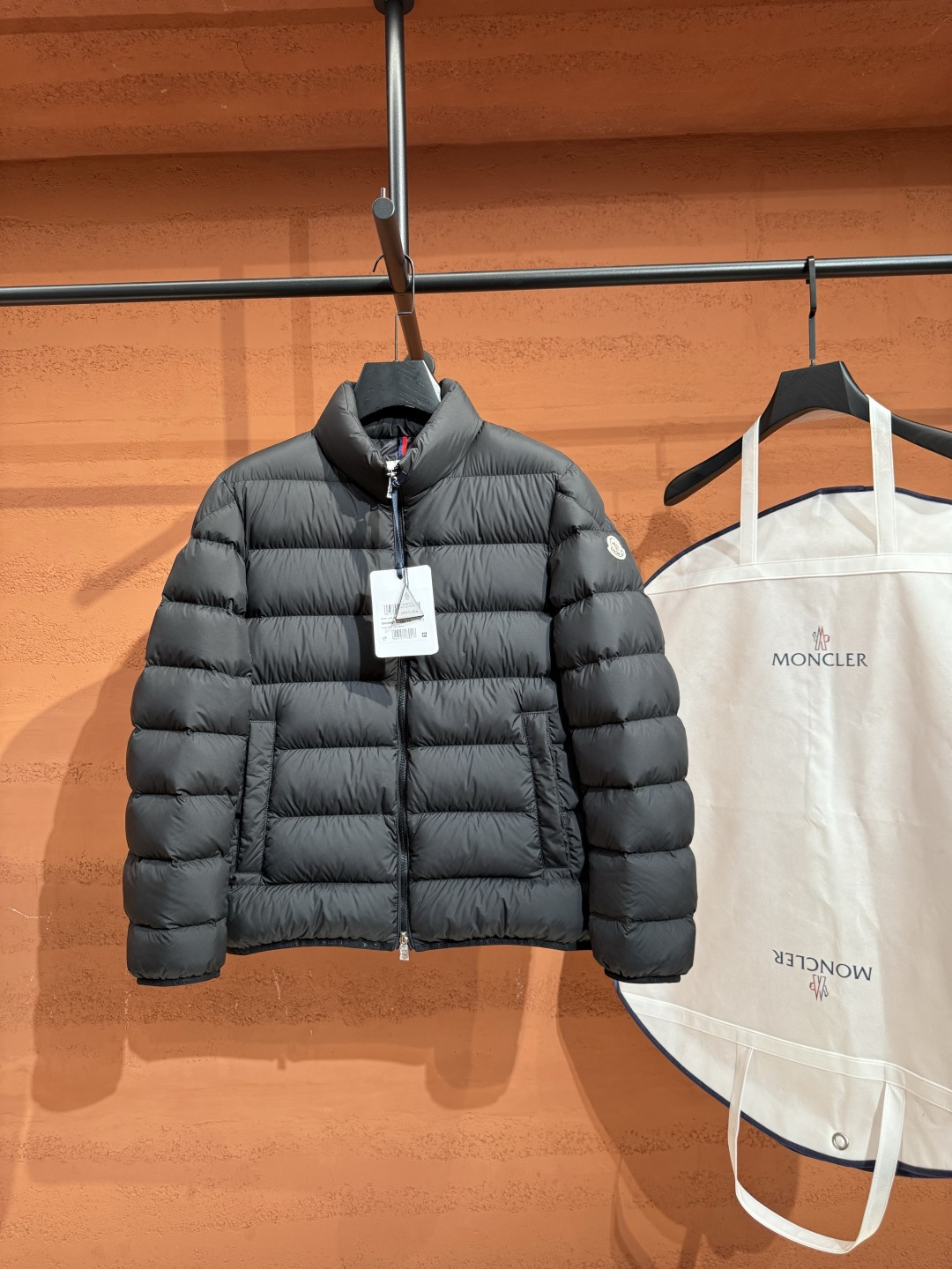 Пуховик Moncler