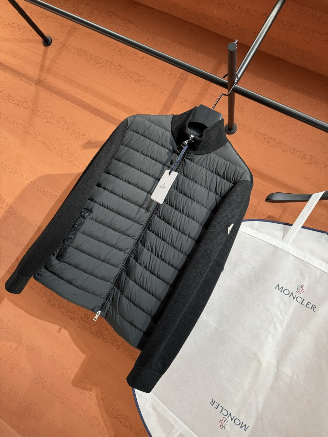 Пуховик Moncler