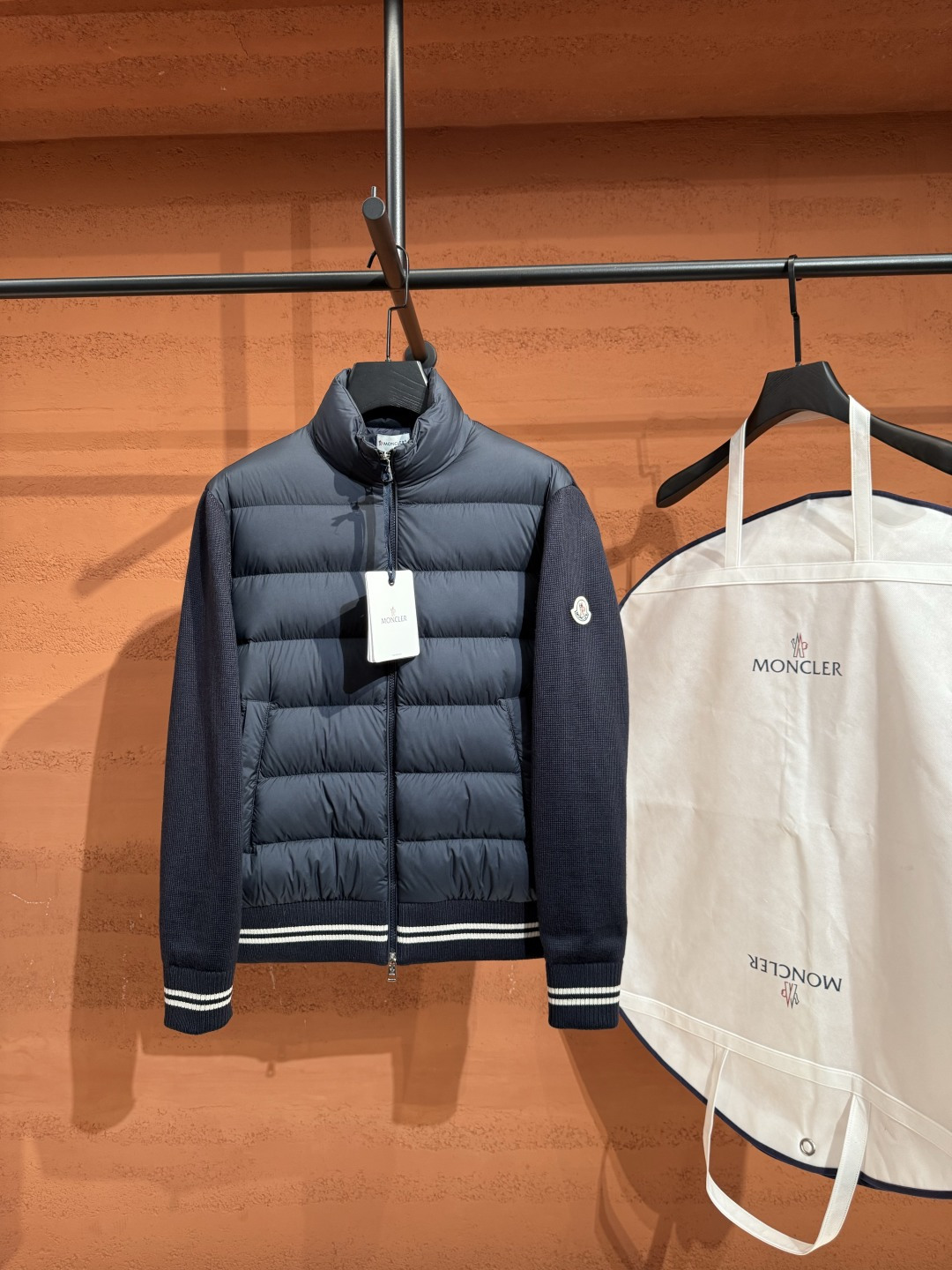 Пуховик Moncler