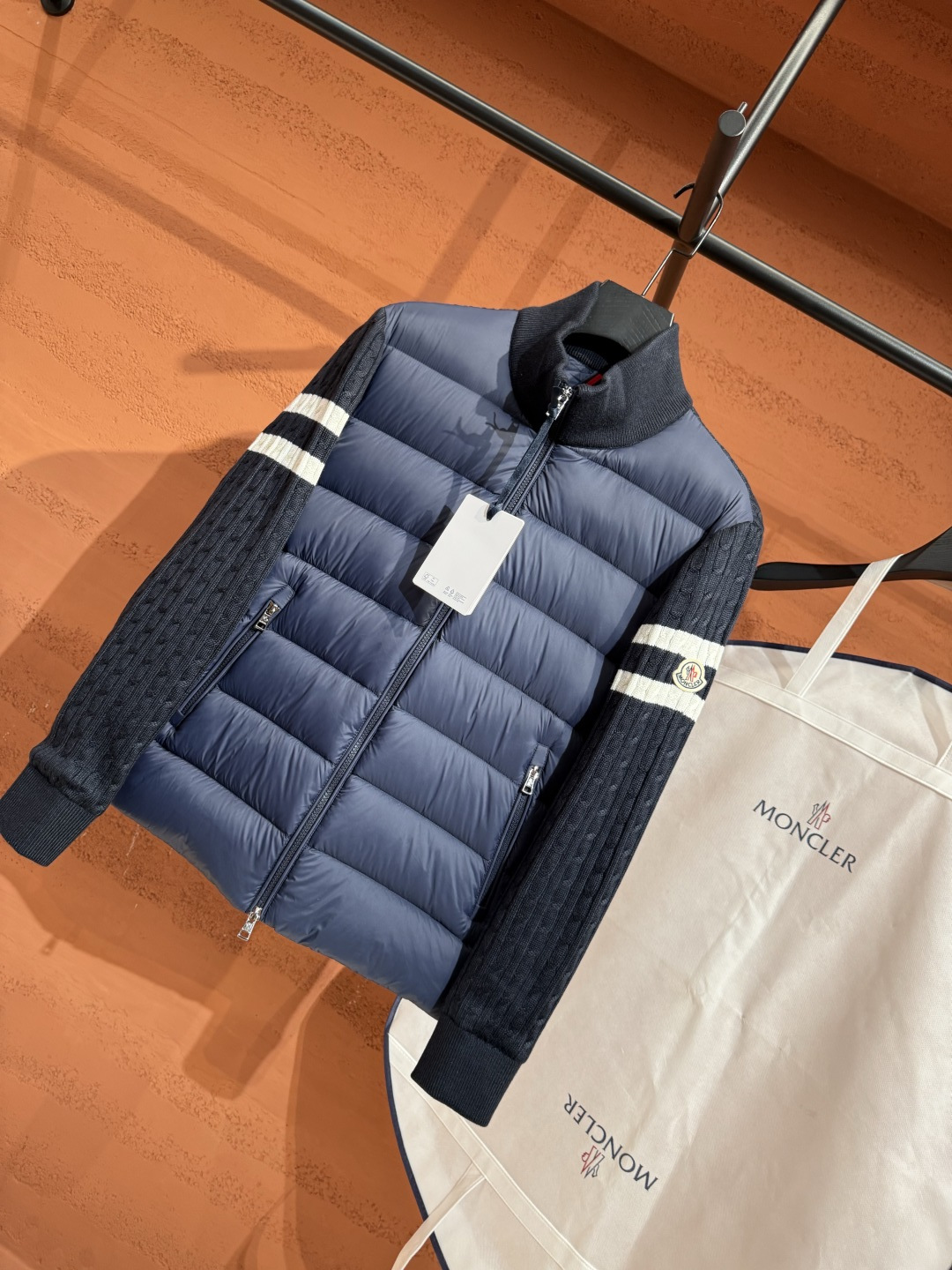 Пуховик Moncler