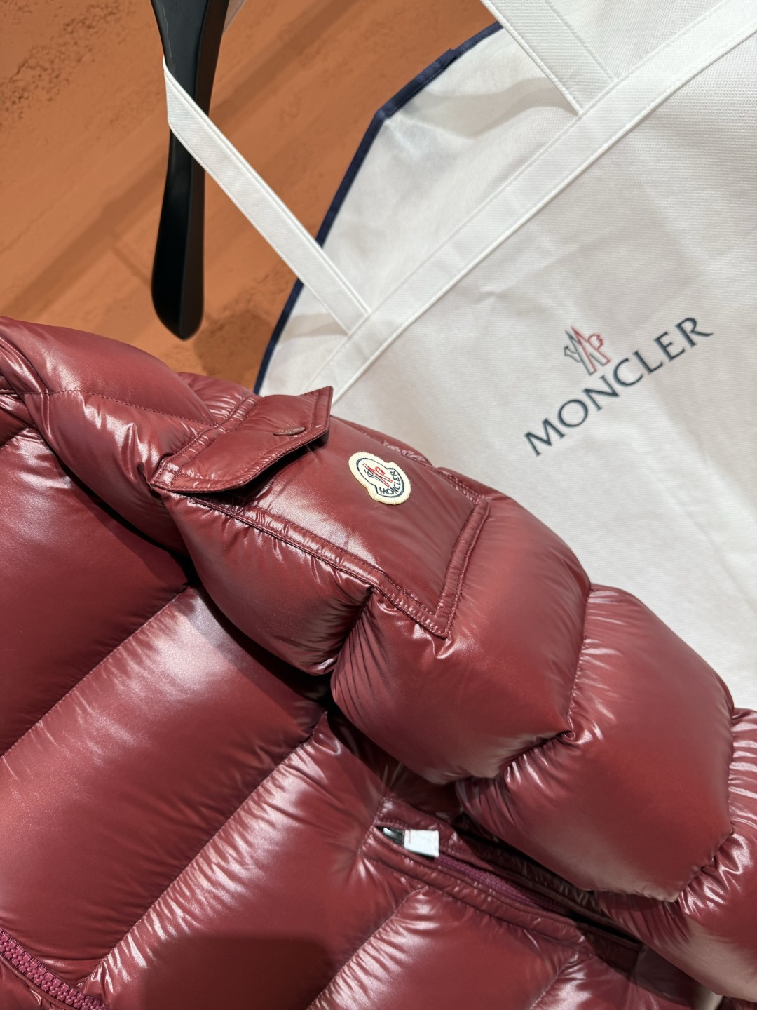 Пуховик Moncler