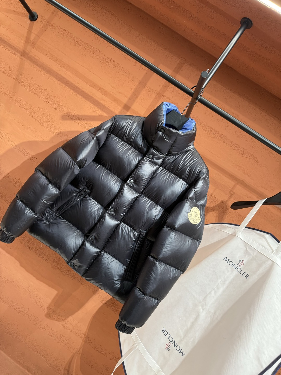 Пуховик Moncler