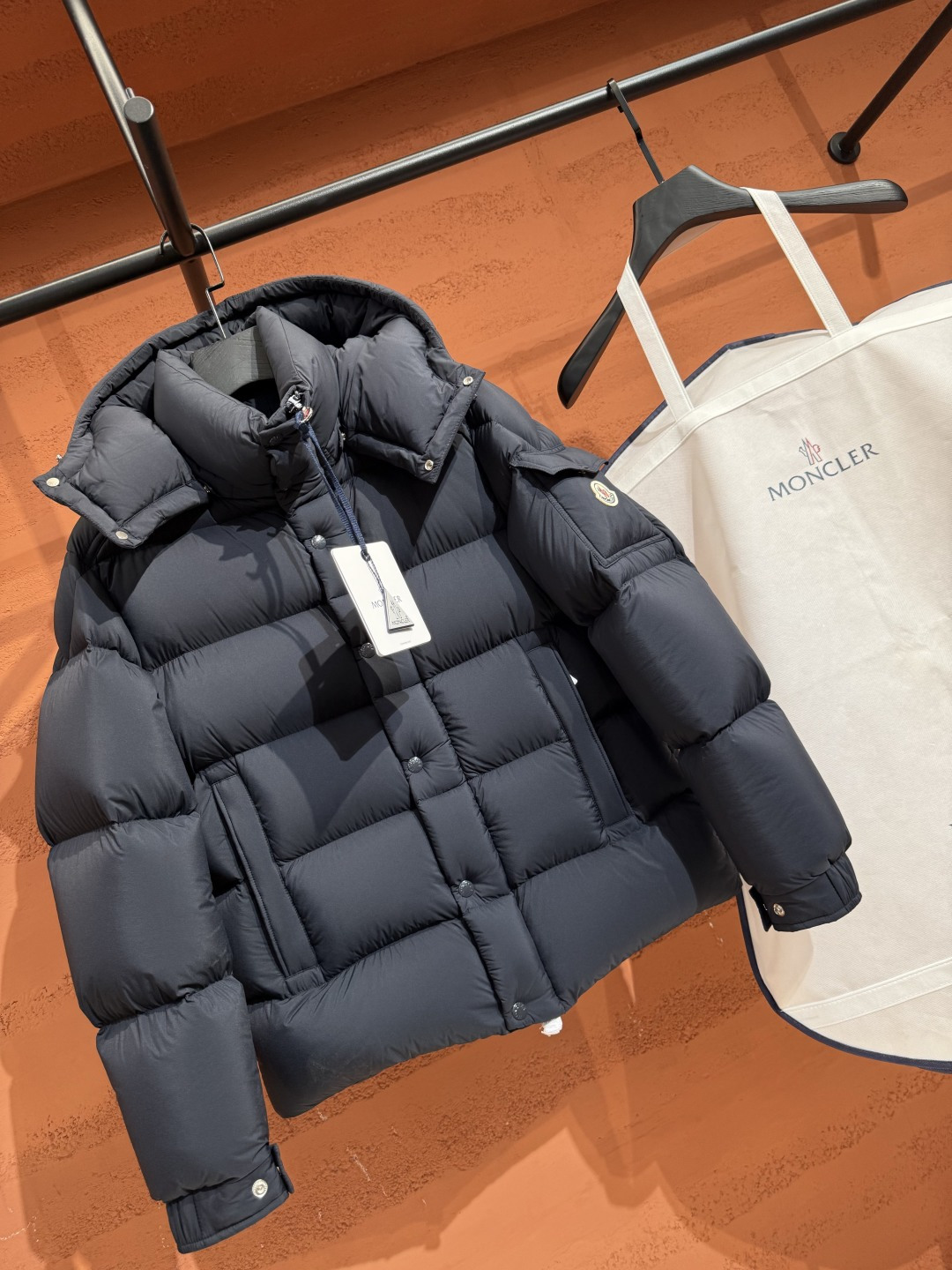Пуховик Moncler