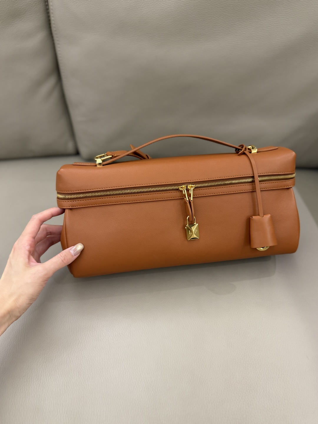 _ddn9s-ze33uwQ37-yJyYt6HvzAWxUDYjHF0iC4g