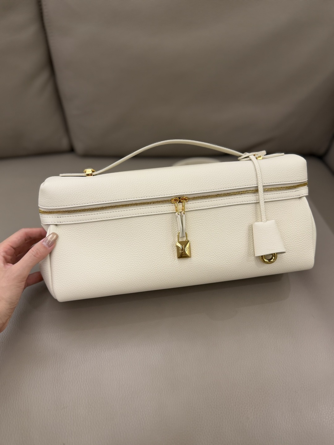 _dkA9sWiLkpu4TixPoR1ckxHmu07DXSfOTjUu82Q