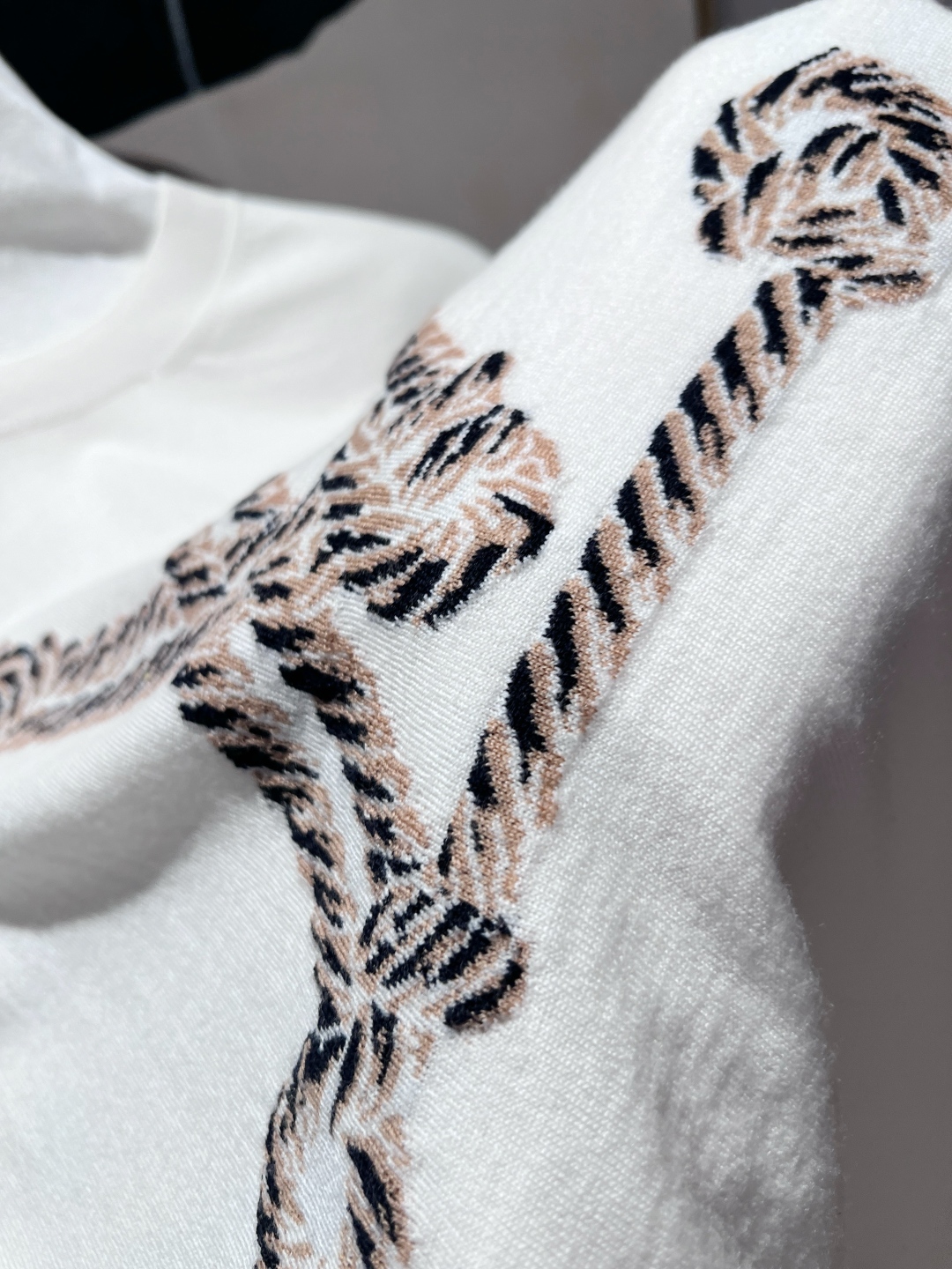 Louis Vuitton Women's Jacquard Knit T-Shirt - Short Sleeve, Luxury Design 9 cmp i1745387164793 1710 0 7