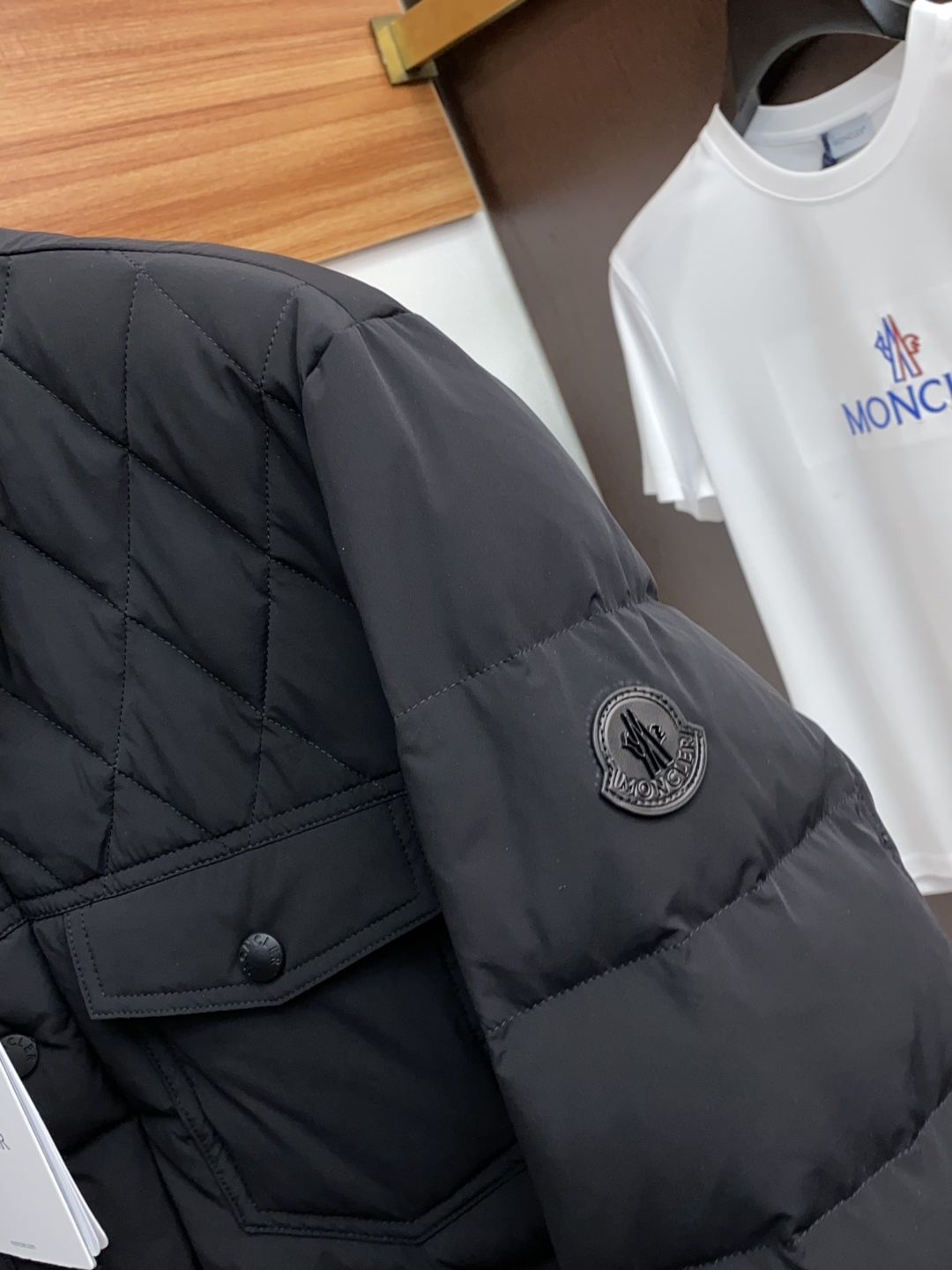 蒙口 羽绒服 2025年秋冬新款 官网 高端原厂代工出品,官方经典王牌单品!最新羽绒夹克外套 多明星穿搭