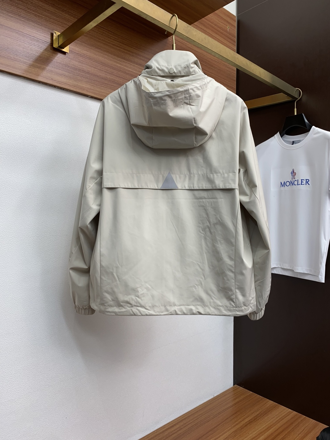 蒙口 2025年秋冬新款 官网 高端原厂代工出品，官方经典王牌单品！最新棉衣夹克外套 多明星穿搭示范款！