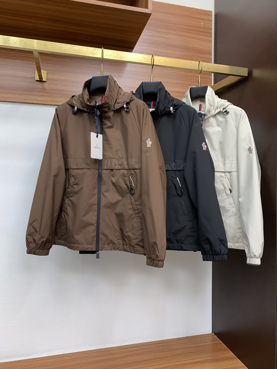 蒙口 2025年秋冬新款 官网 高端原厂代工出品，官方经典王牌单品！最新棉衣夹克外套 多明星穿搭示范款！
