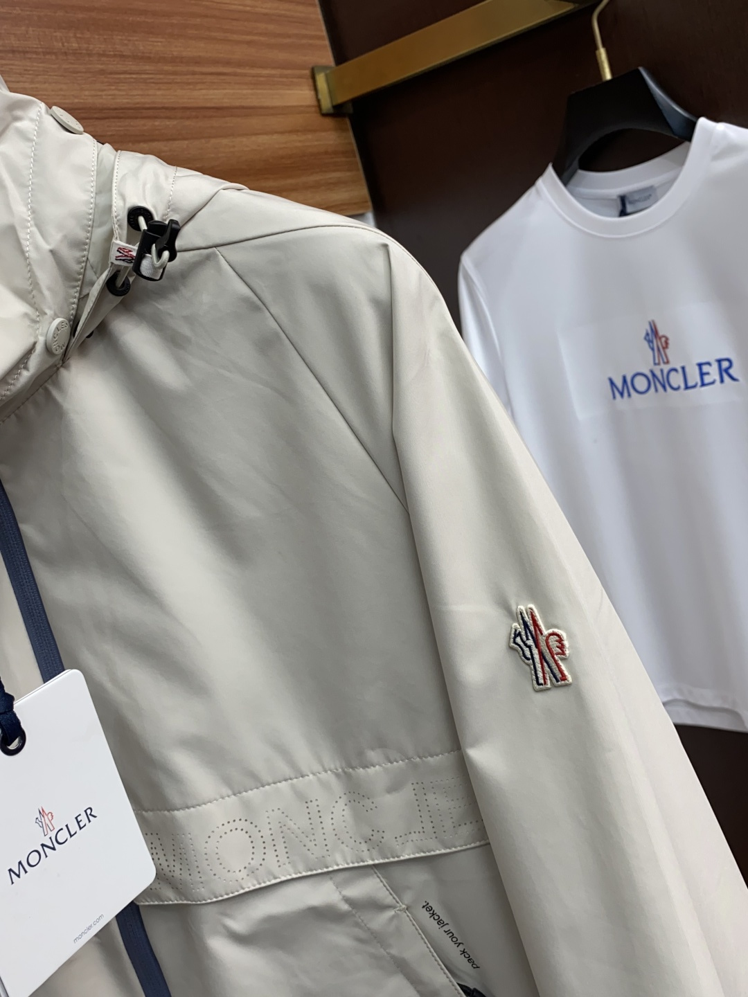 蒙口 2025年秋冬新款 官网 高端原厂代工出品，官方经典王牌单品！最新棉衣夹克外套 多明星穿搭示范款！