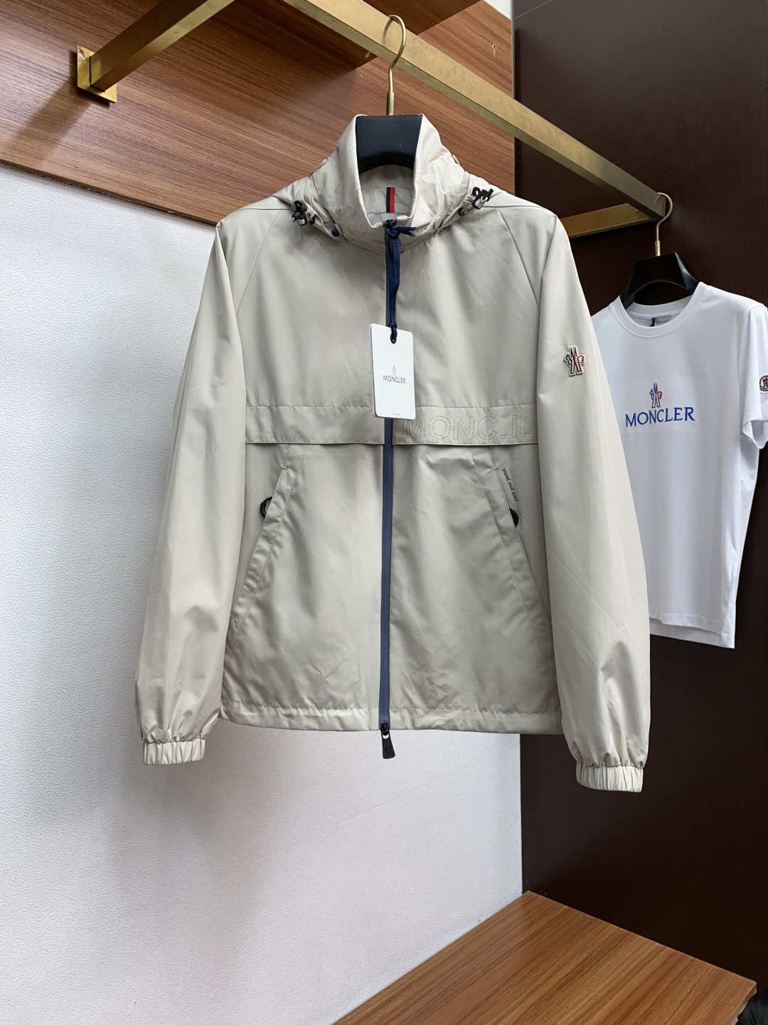 蒙口 2025年秋冬新款 官网 高端原厂代工出品，官方经典王牌单品！最新棉衣夹克外套 多明星穿搭示范款！