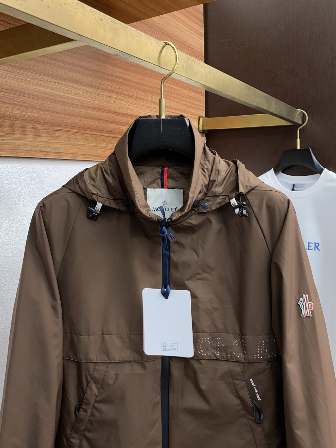  蒙口 2025年秋冬新款 官网 高端原厂代工出品，
官方经典王牌单品！最新棉衣夹克外套 多明星穿搭示范