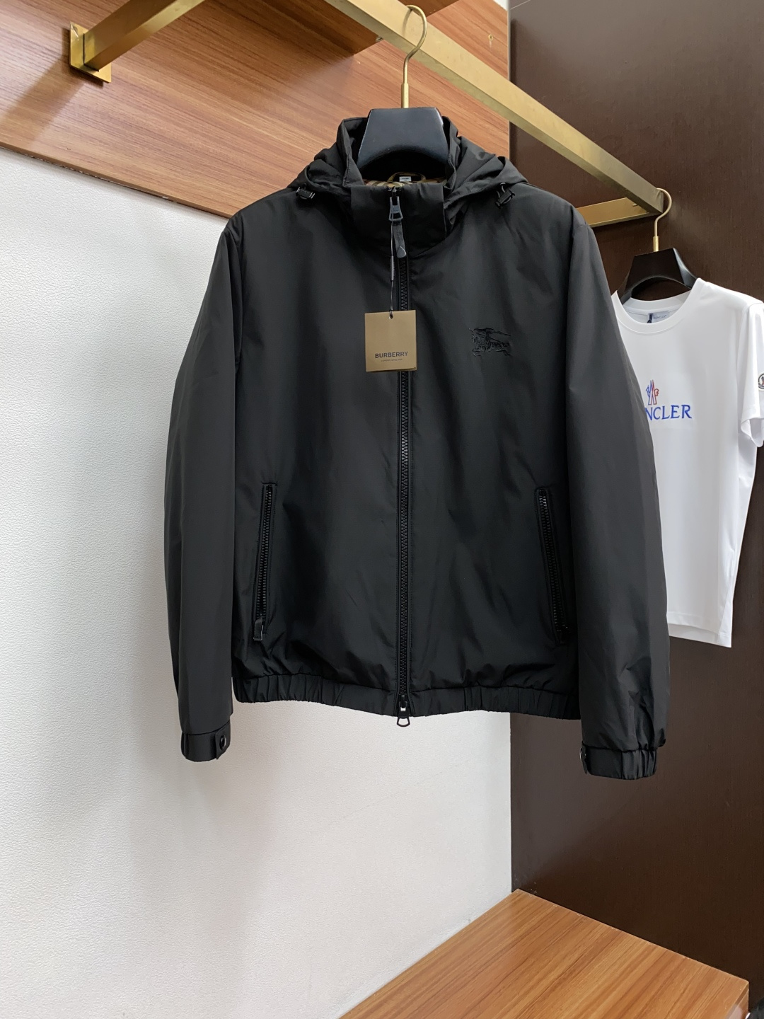  巴宝莉 2025年秋冬新款 官网 高端原厂代工出品，
官方经典王牌单品！最新棉衣夹克外套 多明星穿搭示