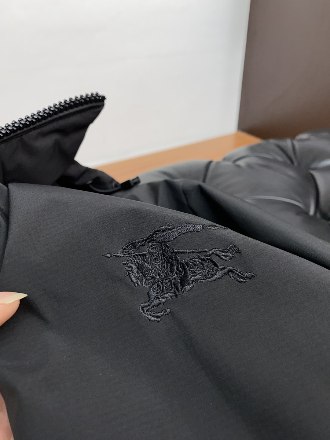  巴宝莉 2025年秋冬新款 官网 高端原厂代工出品，
官方经典王牌单品！最新棉衣夹克外套 多明星穿搭示