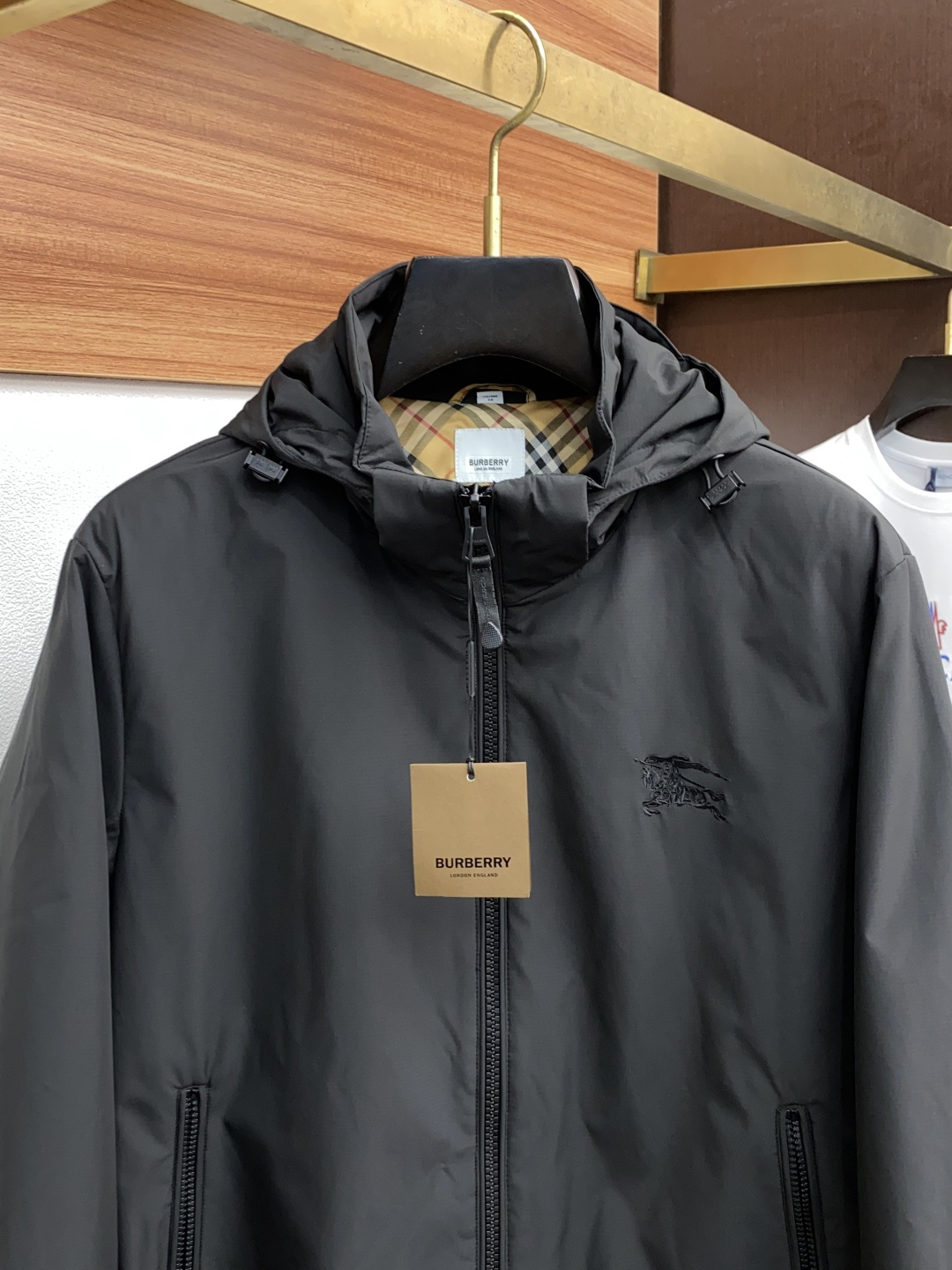  巴宝莉 2025年秋冬新款 官网 高端原厂代工出品，
官方经典王牌单品！最新棉衣夹克外套 多明星穿搭示