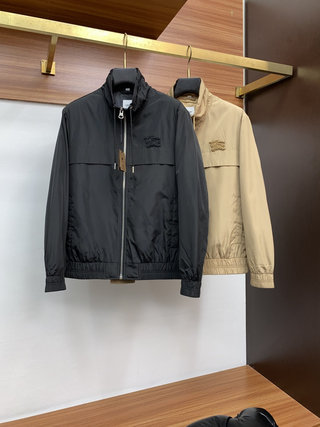 巴宝莉 2025年秋冬新款 官网 高端原厂代工出品，官方经典王牌单品！最新棉衣夹克外套 多明星穿搭示范款