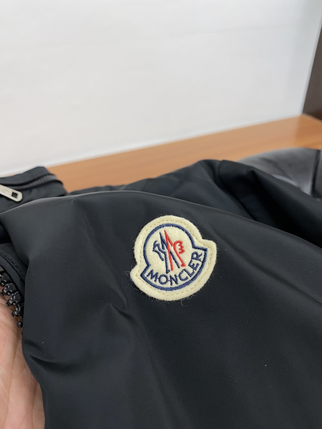  蒙口 2025年秋冬新款 官网 高端原厂代工出品，
官方经典王牌单品！最新棉衣夹克外套 多明星穿搭示范