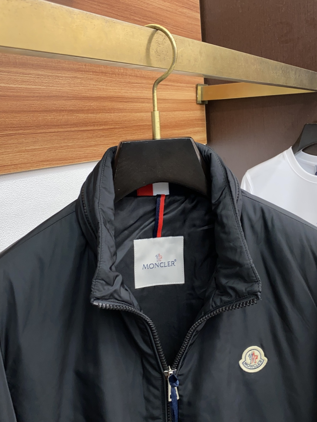  蒙口 2025年秋冬新款 官网 高端原厂代工出品，
官方经典王牌单品！最新棉衣夹克外套 多明星穿搭示范