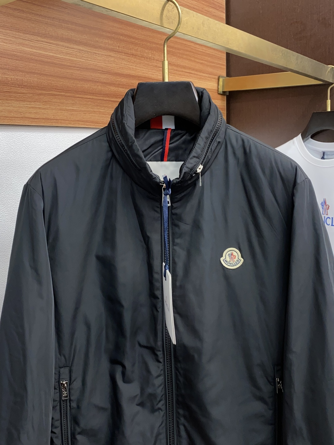  蒙口 2025年秋冬新款 官网 高端原厂代工出品，
官方经典王牌单品！最新棉衣夹克外套 多明星穿搭示范