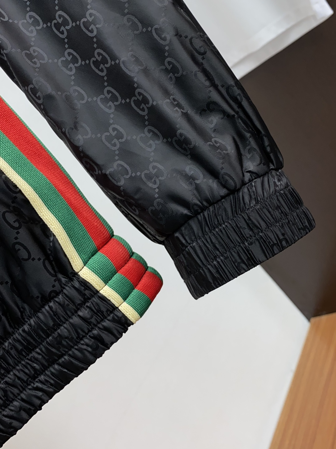 古奇 2025年秋冬新款 官网 高端原厂代工出品，官方经典王牌单品！最新棉衣夹克外套 多明星穿搭示范款！