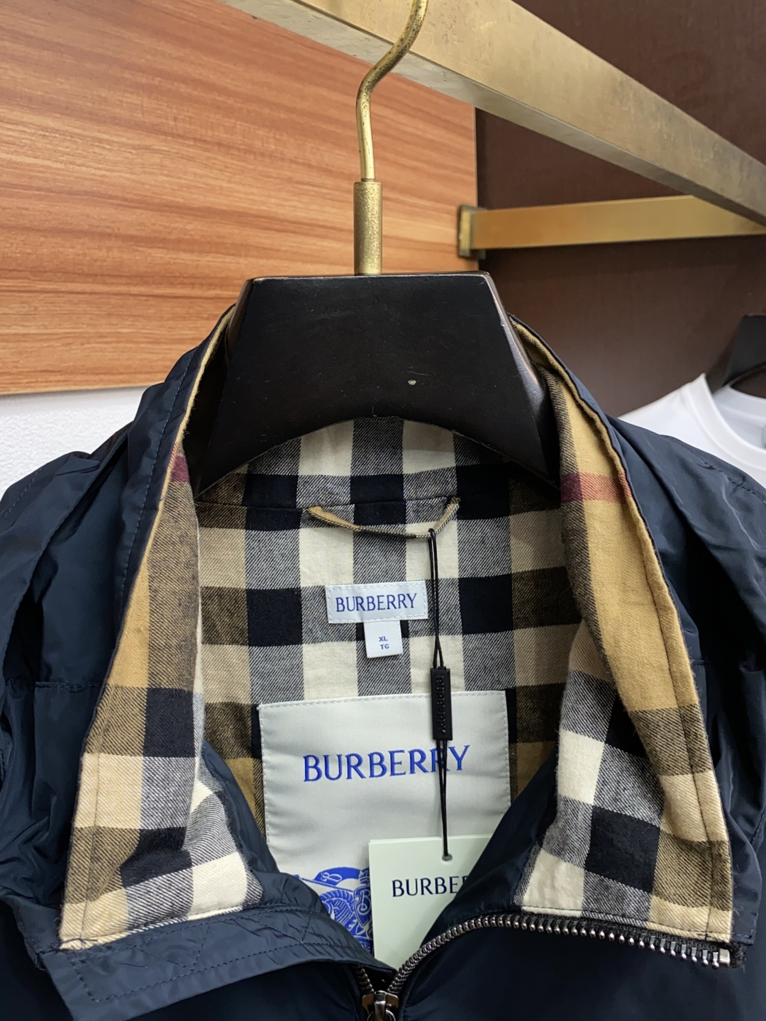 巴宝莉 2025年秋冬新款 官网 高端原厂代工出品，官方经典王牌单品！最新夹克外套 多明星穿搭示范款！！