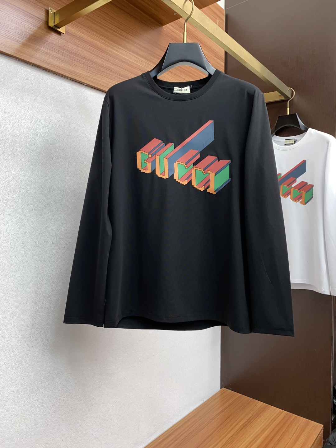 Gucci New Round Tie Long-Sleeve T-Shirt: Soft Cotton, Comfortable Fit, Classic Branding – Sizes M-3XL. - 图片 1