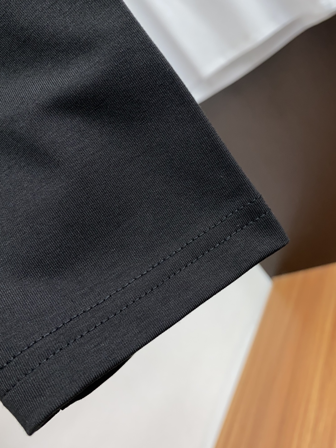 Gucci New Round Tie Long-Sleeve T-Shirt: Soft Cotton, Comfortable Fit, Classic Branding – Sizes M-3XL. - 图片 5