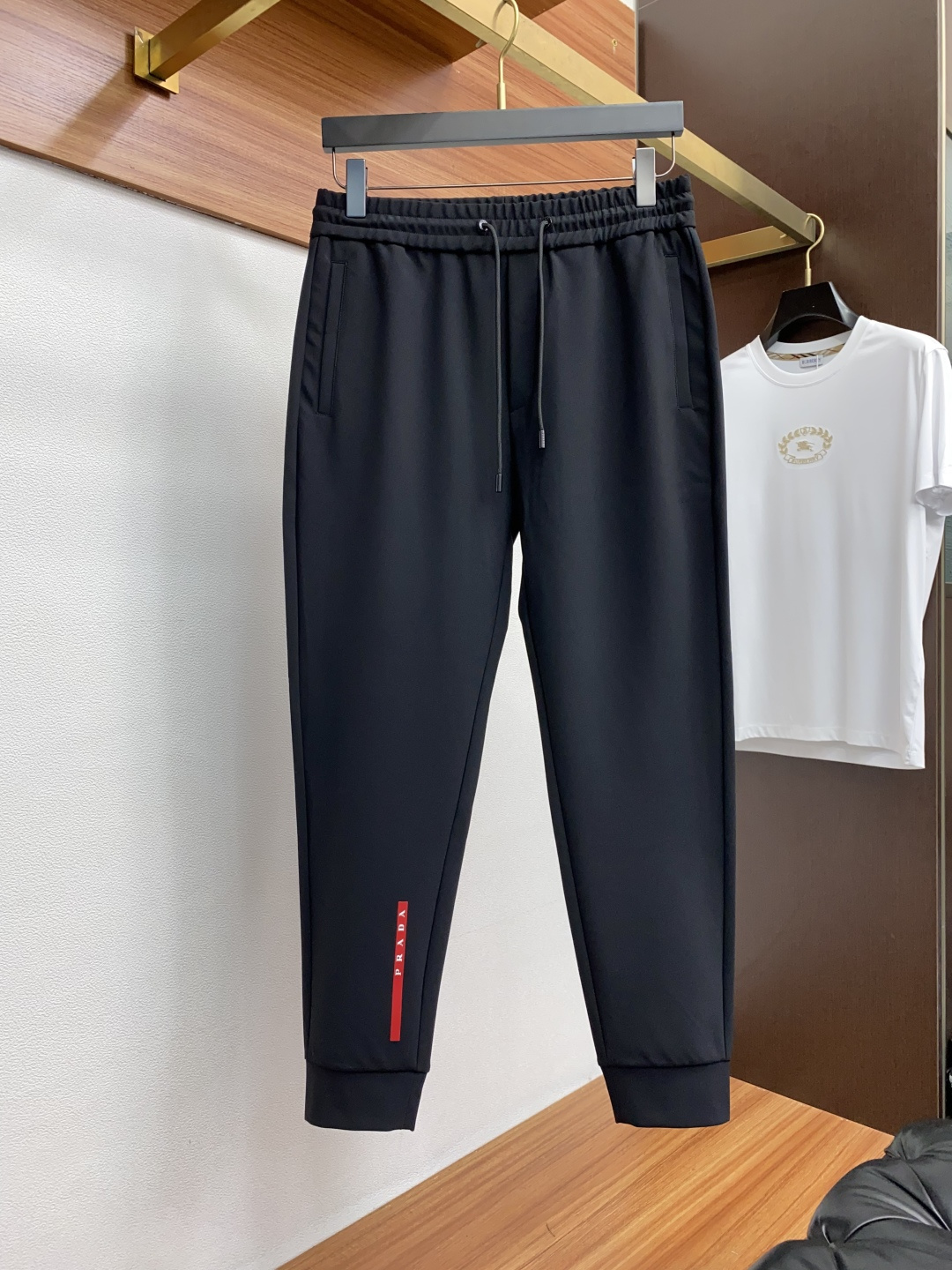 Prada 2025 Autumn Winter Fashion Set with High-Density Polyester Fibre – Review & Recommendations - 图片 5