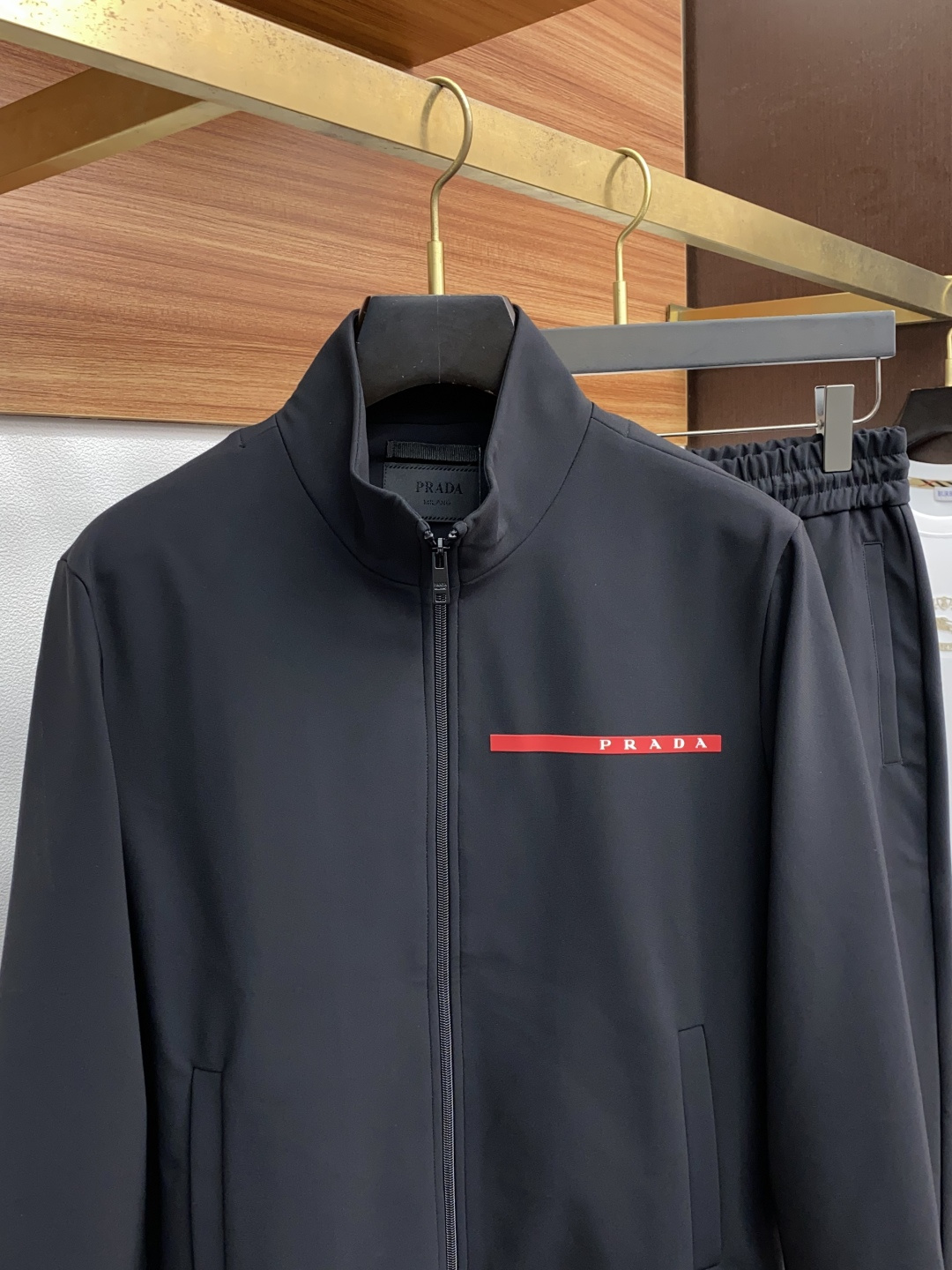 Prada 2025 Autumn Winter Fashion Set with High-Density Polyester Fibre – Review & Recommendations - 图片 2