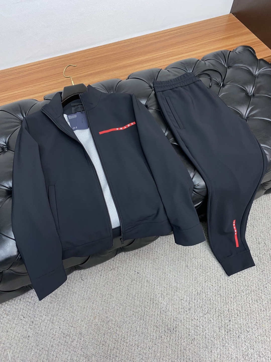 Prada 2025 Autumn Winter Fashion Set with High-Density Polyester Fibre – Review & Recommendations - 图片 8