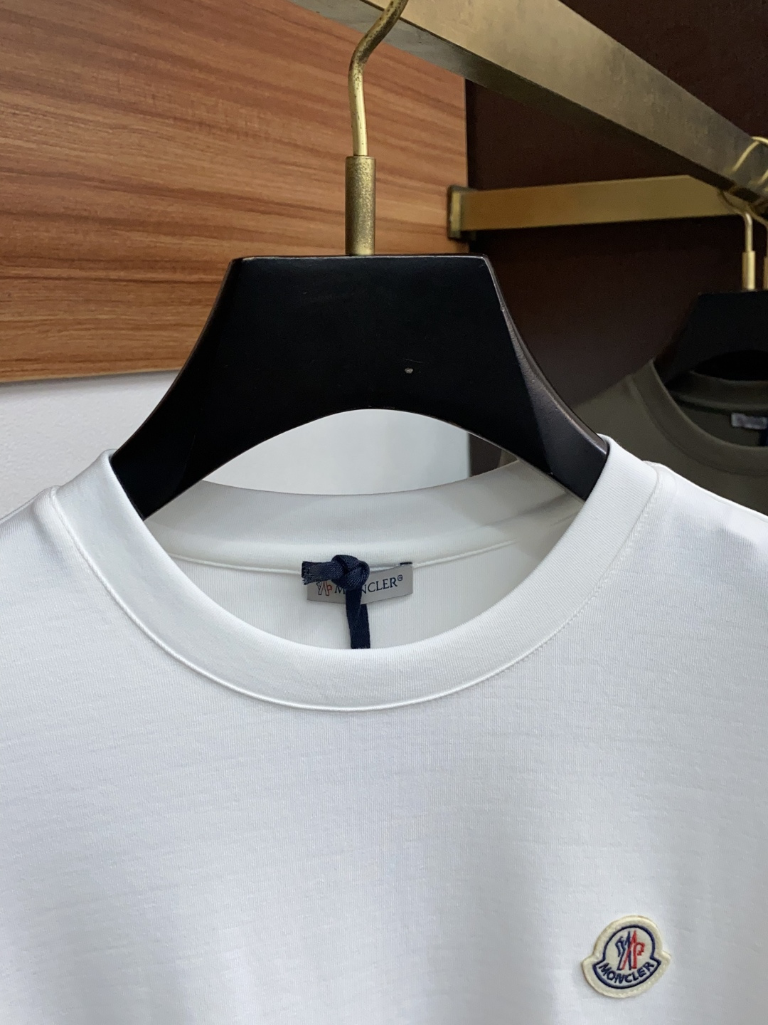  蒙口 2025秋冬专柜新款 时尚休闲打底衫长袖T恤，精选进口高密度膨体暖姜天丝德绒系列膨体蓄暖，糯感新