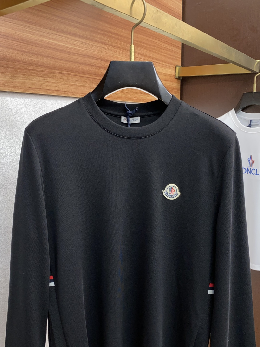  蒙口 2025秋冬专柜新款 时尚休闲打底衫长袖T恤，精选进口高密度膨体暖姜天丝德绒系列膨体蓄暖，糯感新