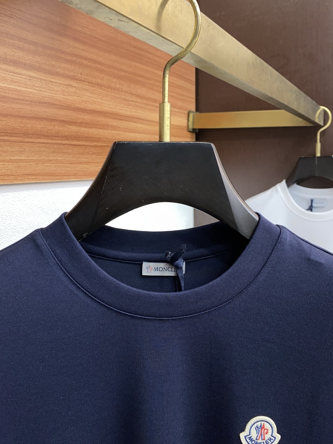  蒙口 2025秋冬专柜新款 时尚休闲打底衫长袖T恤，精选进口高密度膨体暖姜天丝德绒系列膨体蓄暖，糯感新