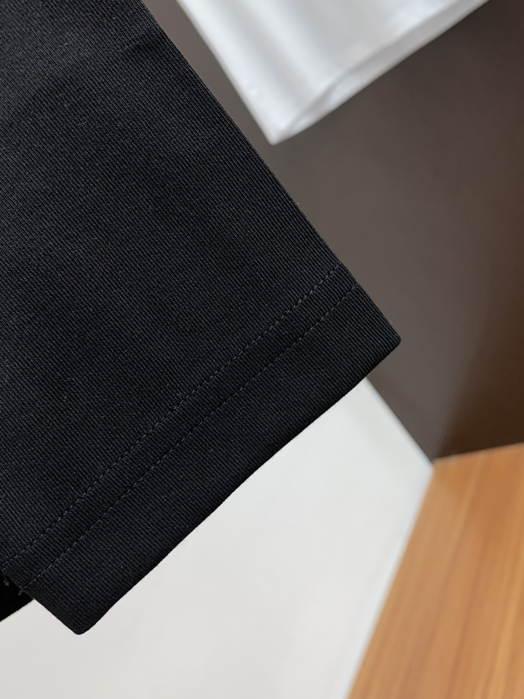  蒙口 2025秋冬专柜新款 时尚休闲打底衫长袖T恤，精选进口高密度膨体暖姜天丝德绒系列膨体蓄暖，糯感新