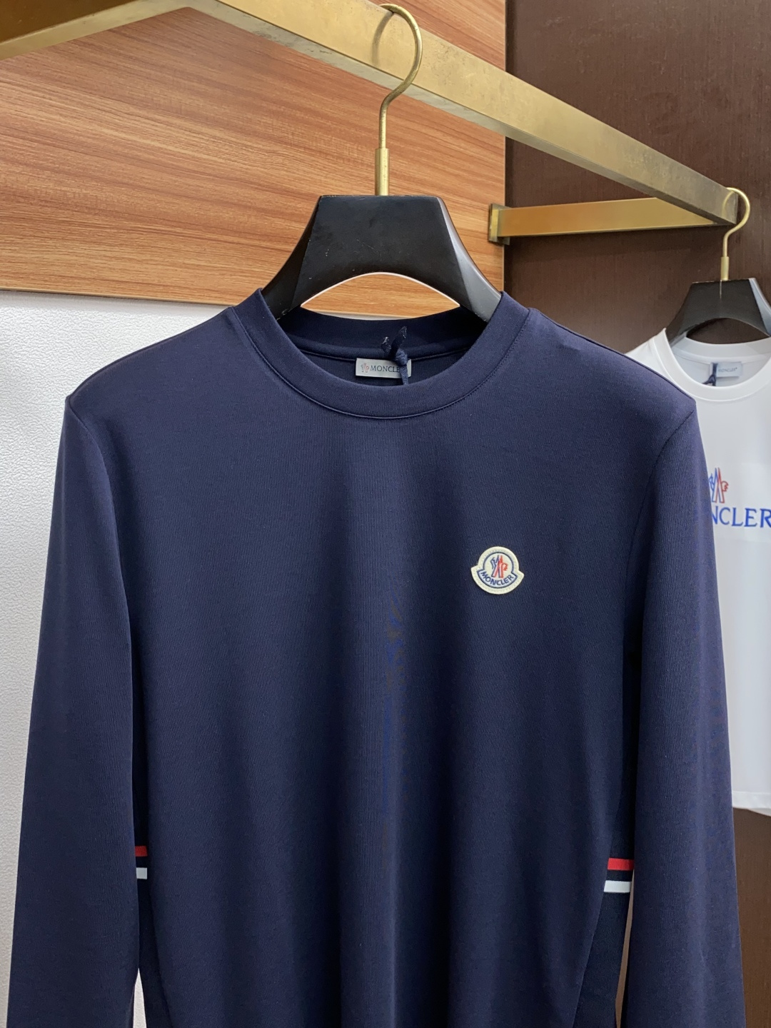  蒙口 2025秋冬专柜新款 时尚休闲打底衫长袖T恤，精选进口高密度膨体暖姜天丝德绒系列膨体蓄暖，糯感新