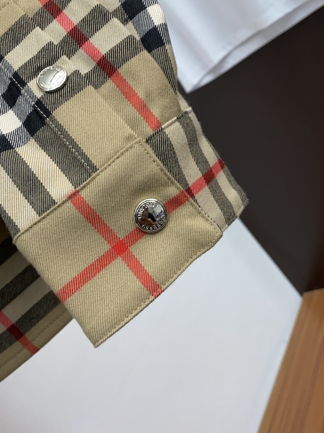  巴宝莉
2025年秋冬新款 官网 高端原厂代工出品，
官方经典王牌单品！最新棉衣夹克外套 多明星穿搭示